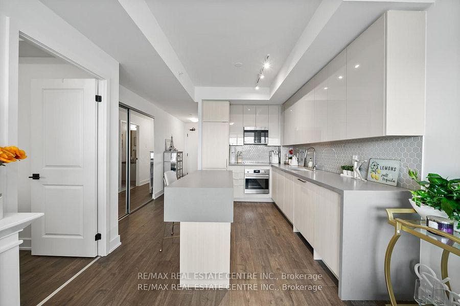 2481 Taunton Road Unit 1210 photo 11