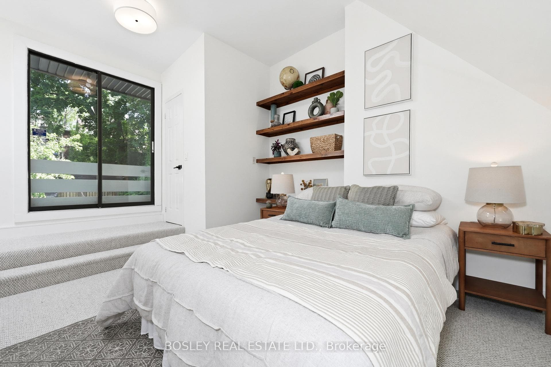 34 Tennis Crescent photo 35
