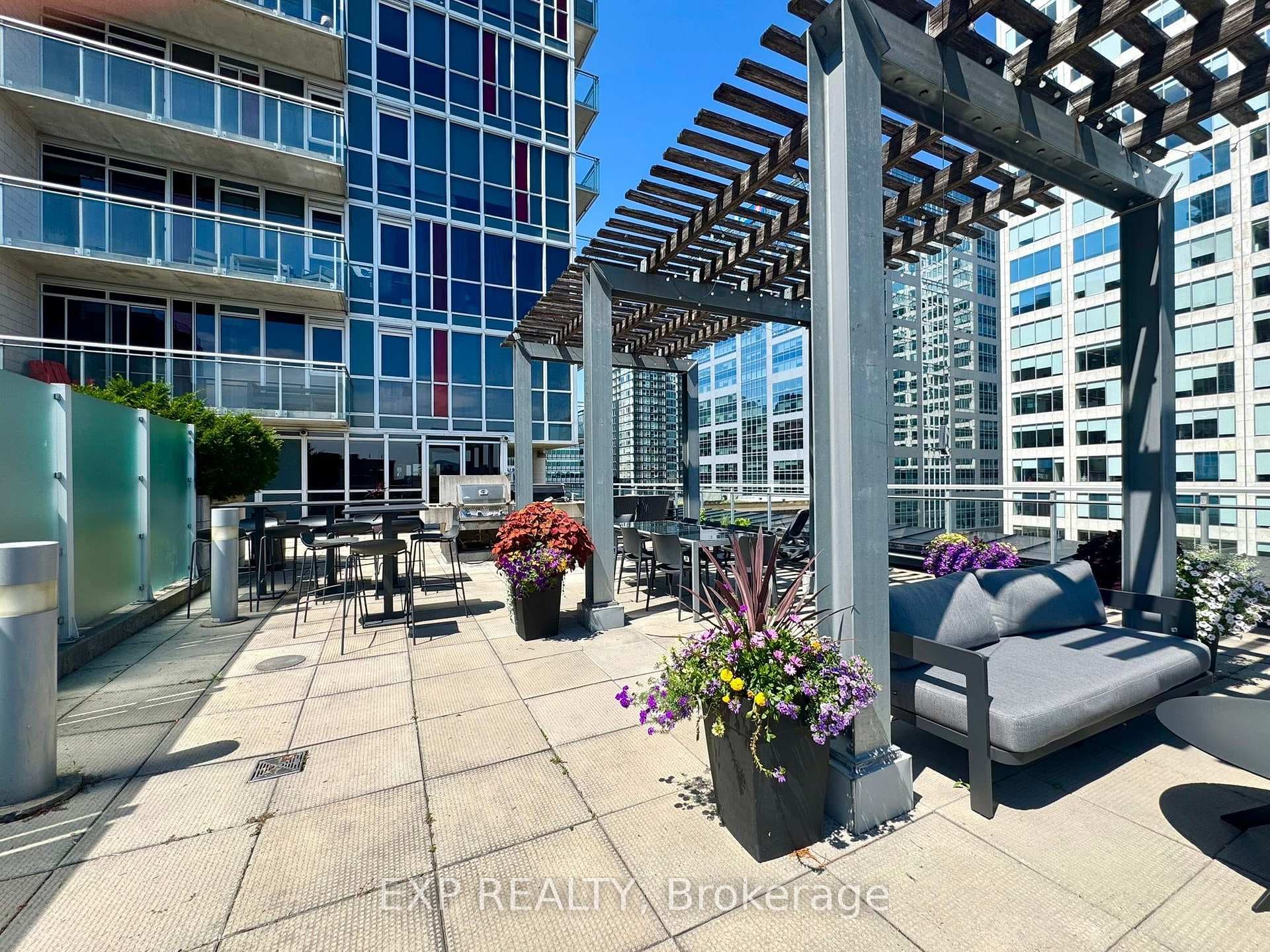 324 Laurier Avenue Unit 1401 photo 16