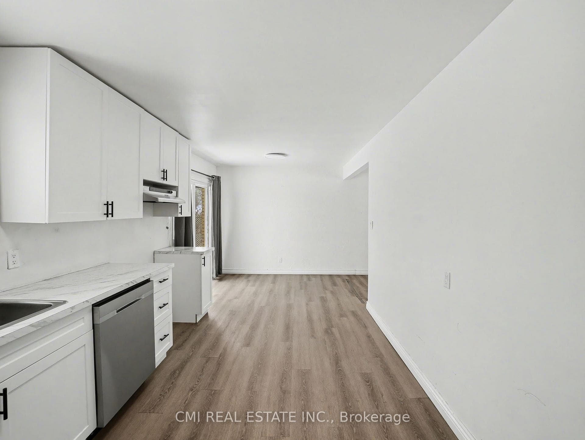 4306 East Avenue photo 5