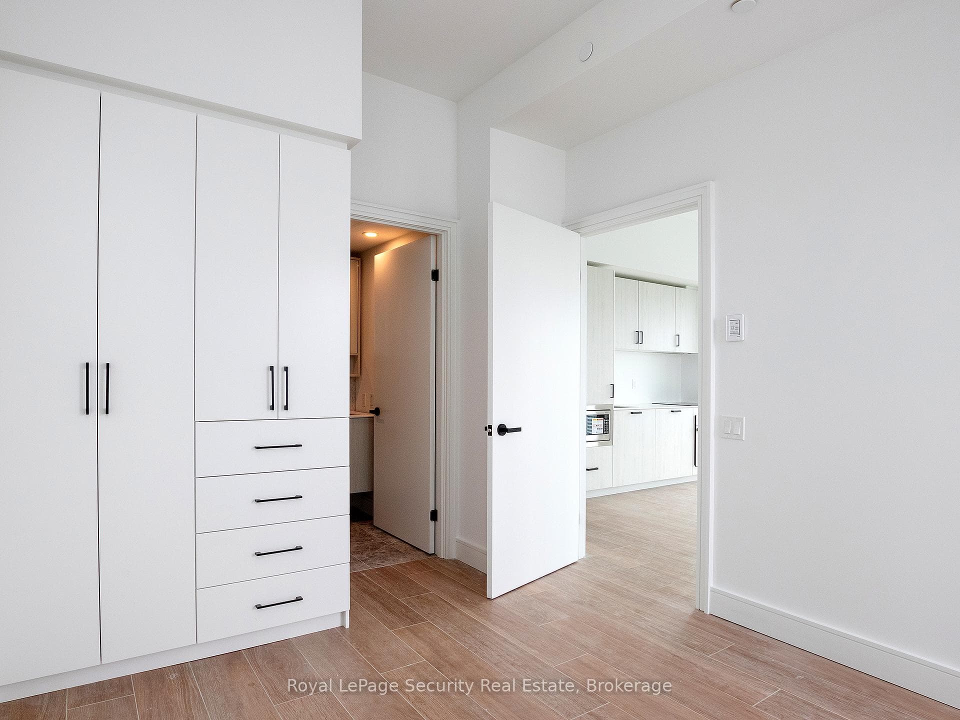 88 Queen Street Unit 5710 photo 12
