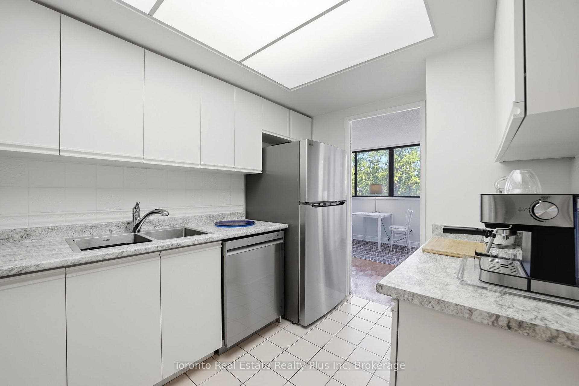 1111 Bough Beeches Boulevard Unit 203 photo 13