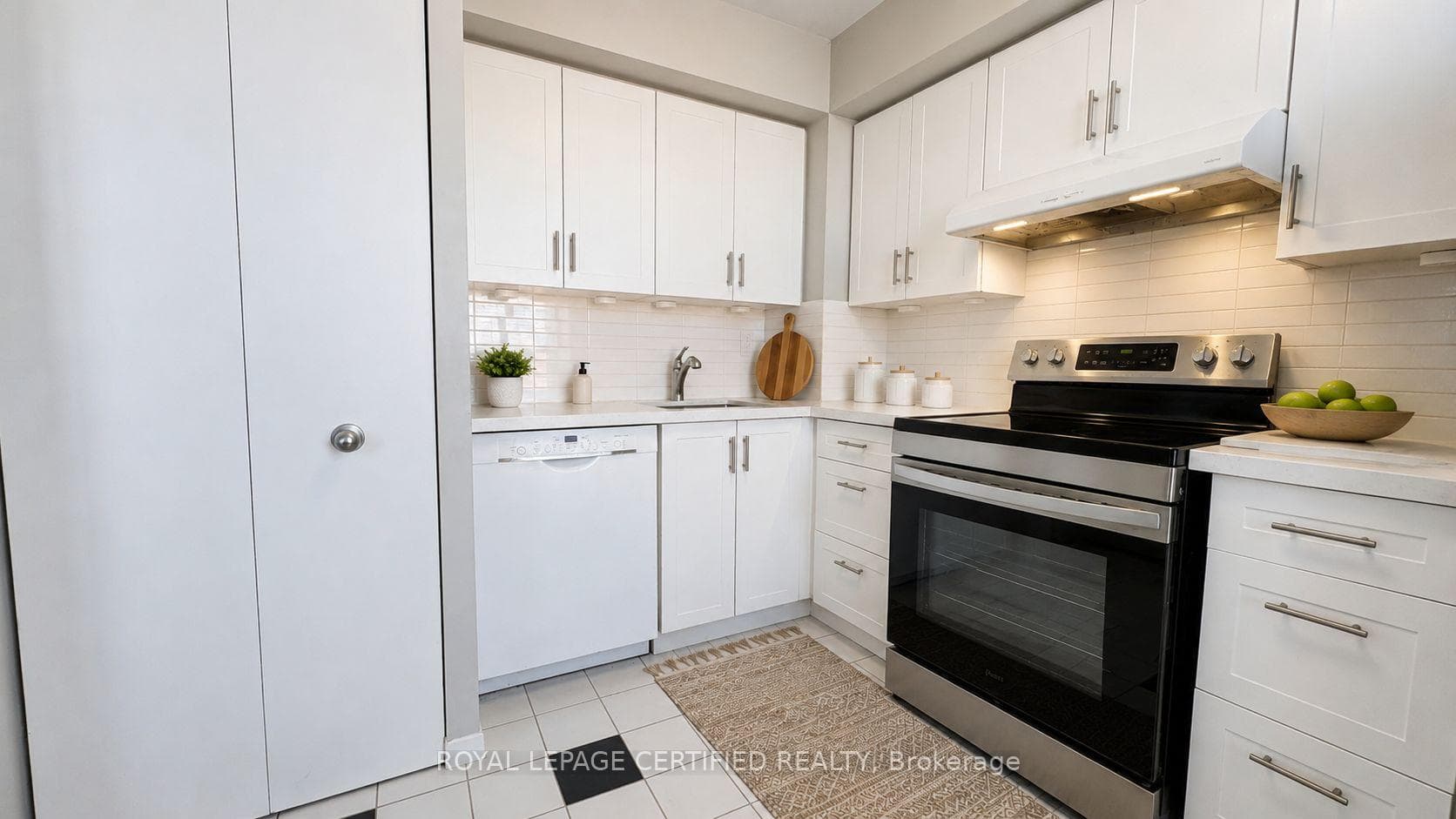 21 Overlea Boulevard Unit 1309 photo 7