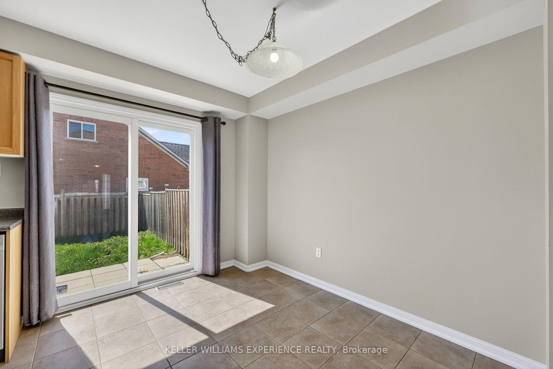 76 Commonwealth Road photo 14