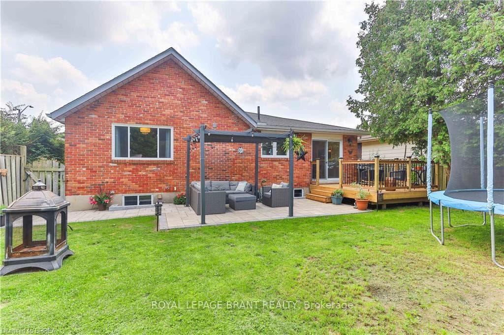 55 Ashgrove Avenue photo 17