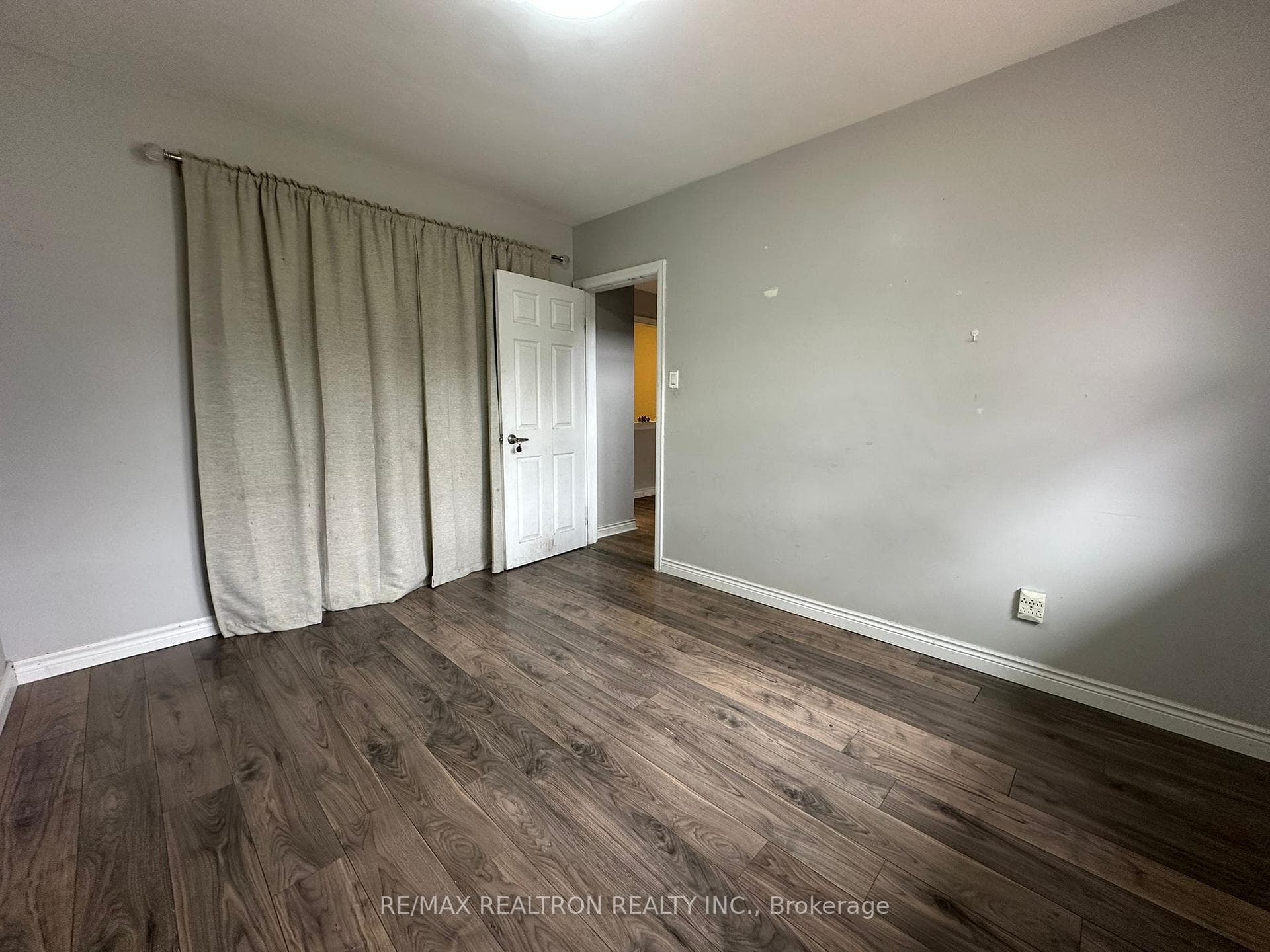 125 Treverton Drive photo 10