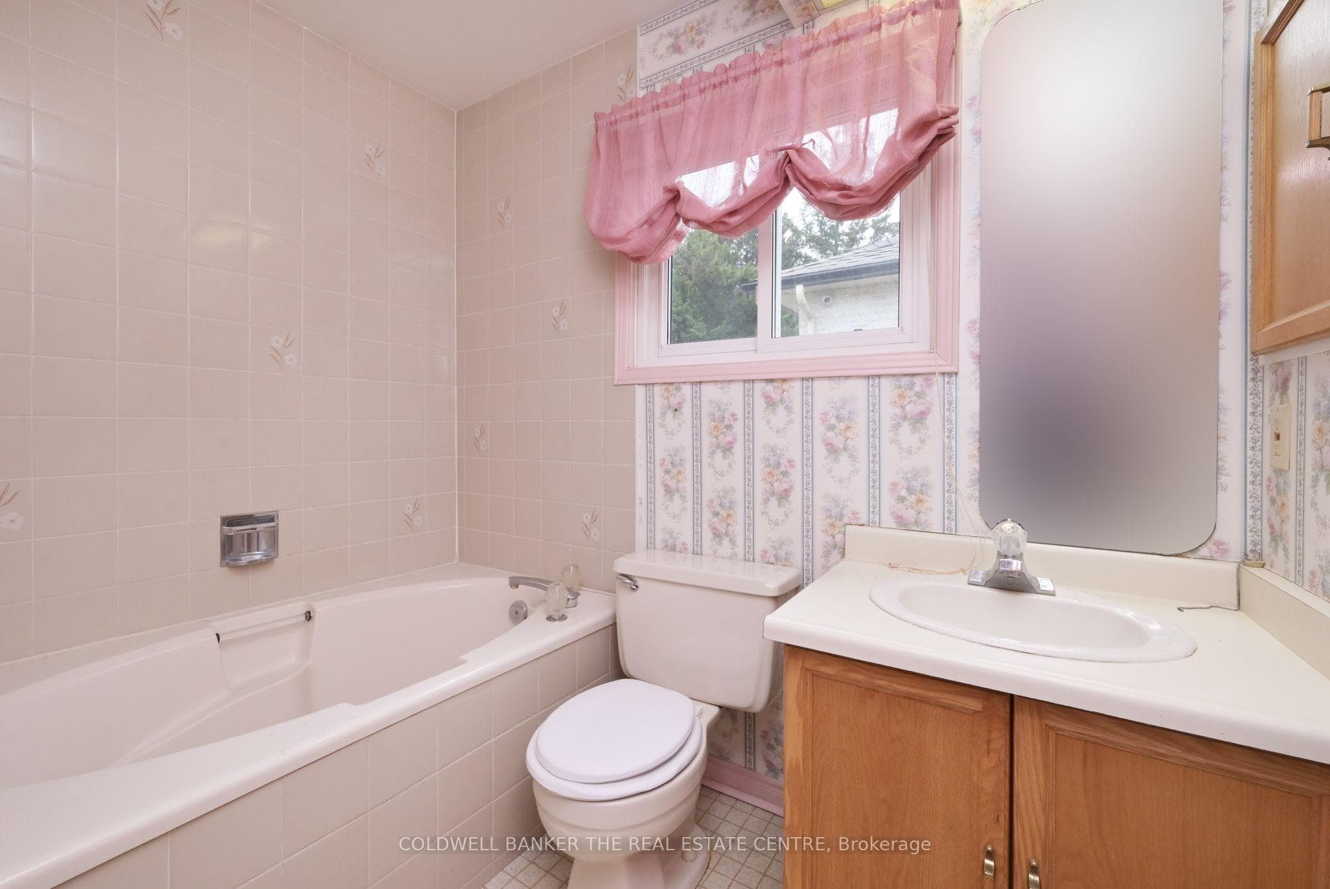125 Devins Drive photo 18