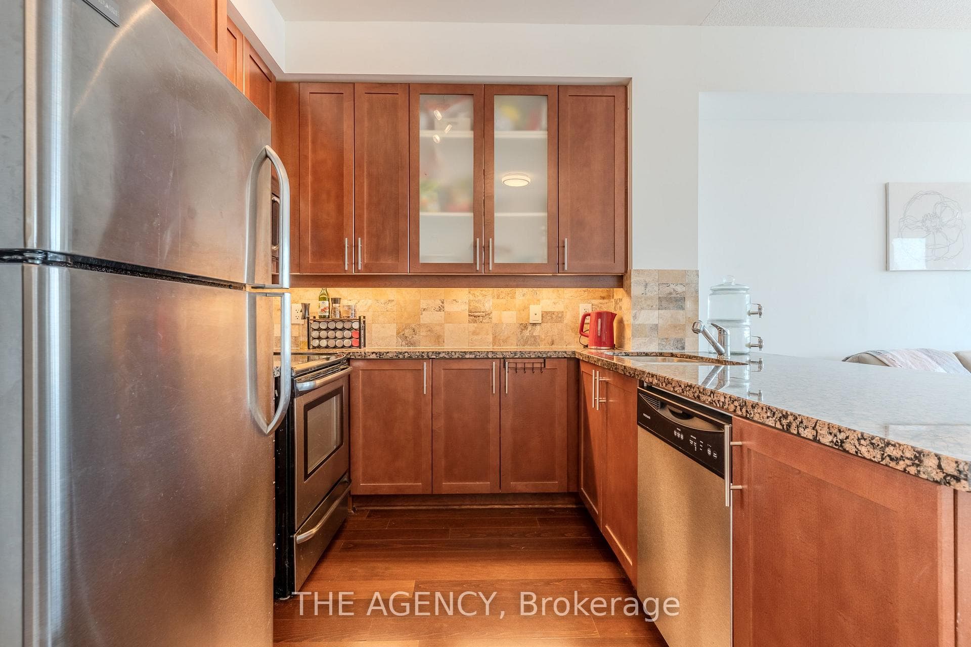 111 Upper Duke Crescent Unit 619 photo 7