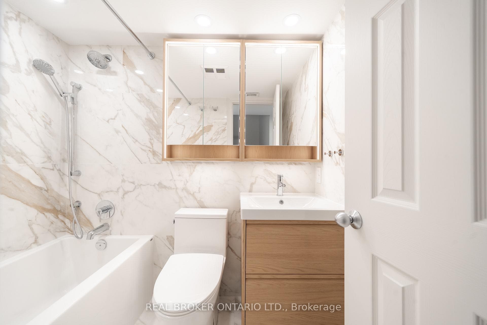 108 Redpath Avenue Unit 21 photo 19