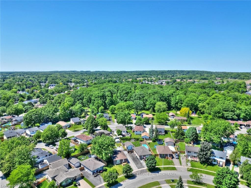 45 MCCRAE Drive photo 32