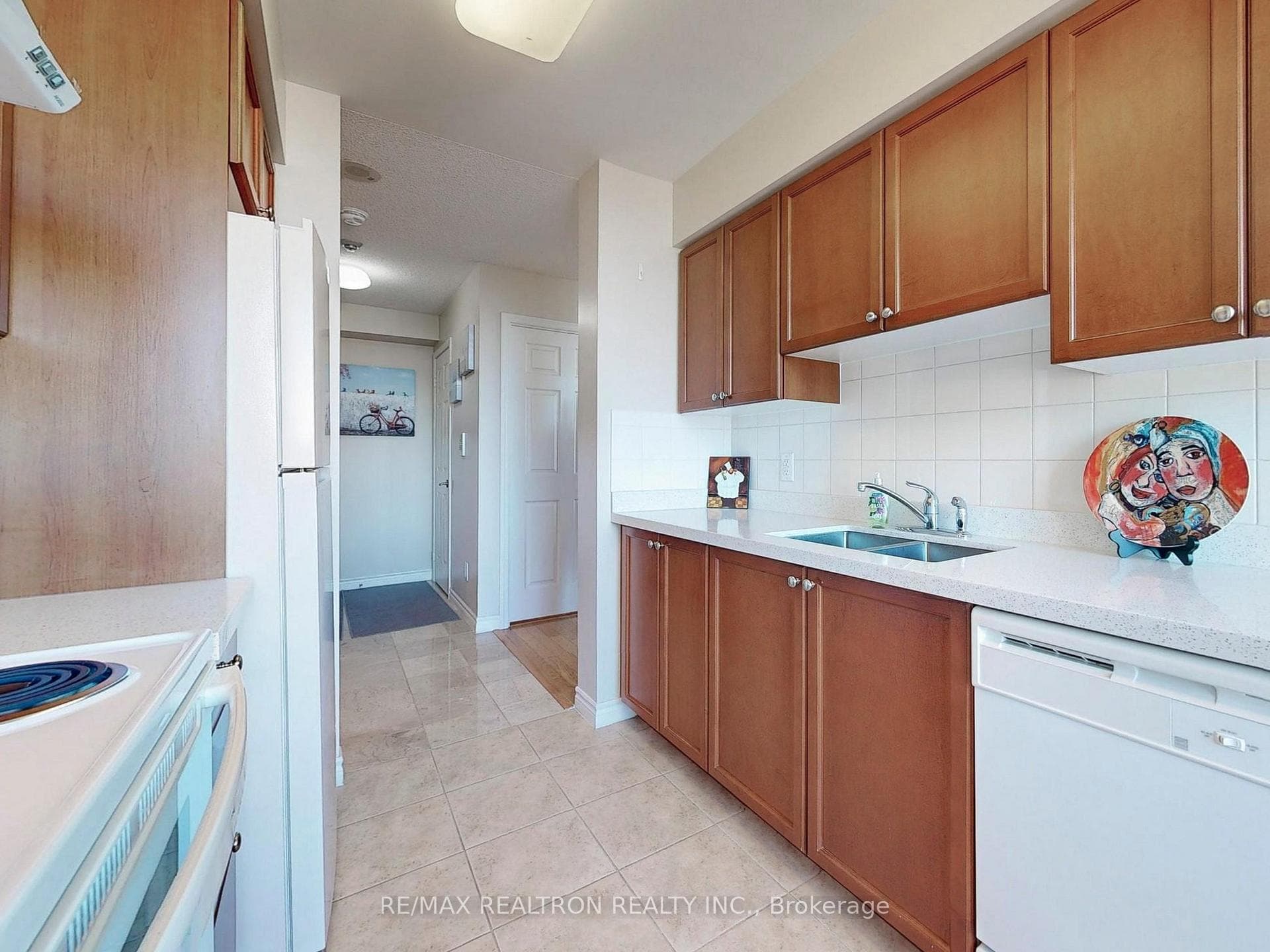 88 Grangeway Avenue Unit 303 photo 10