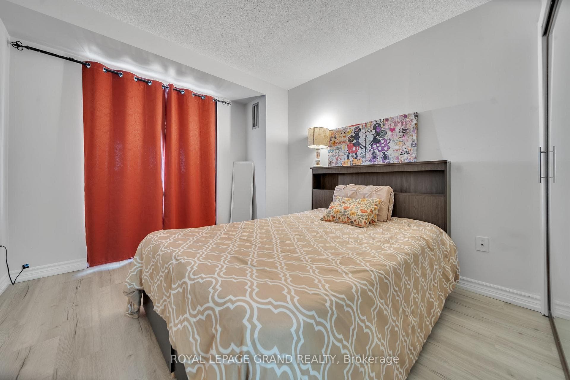 8 Lisa Street Unit 1606 photo 14