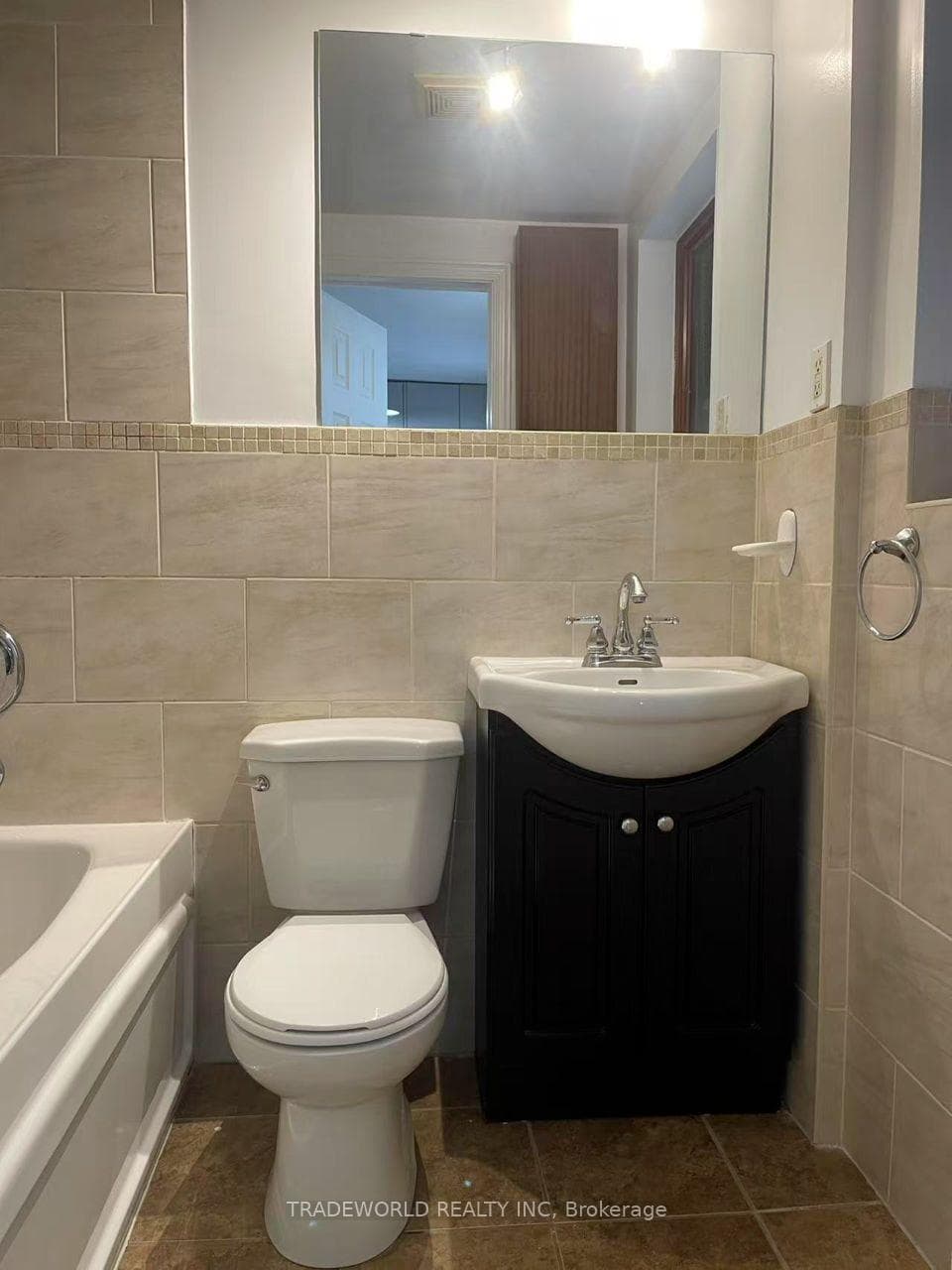 39 Oriole Parkway Unit 2 photo 6