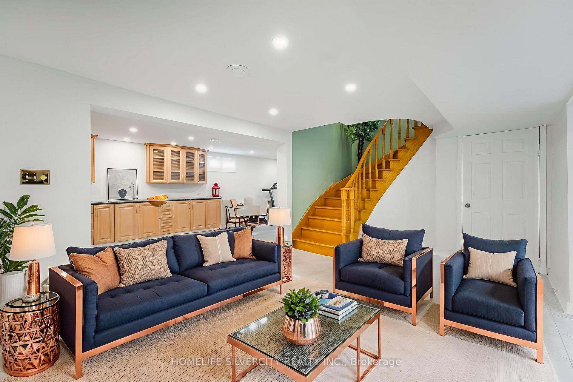 16 Pacific Lane photo 35