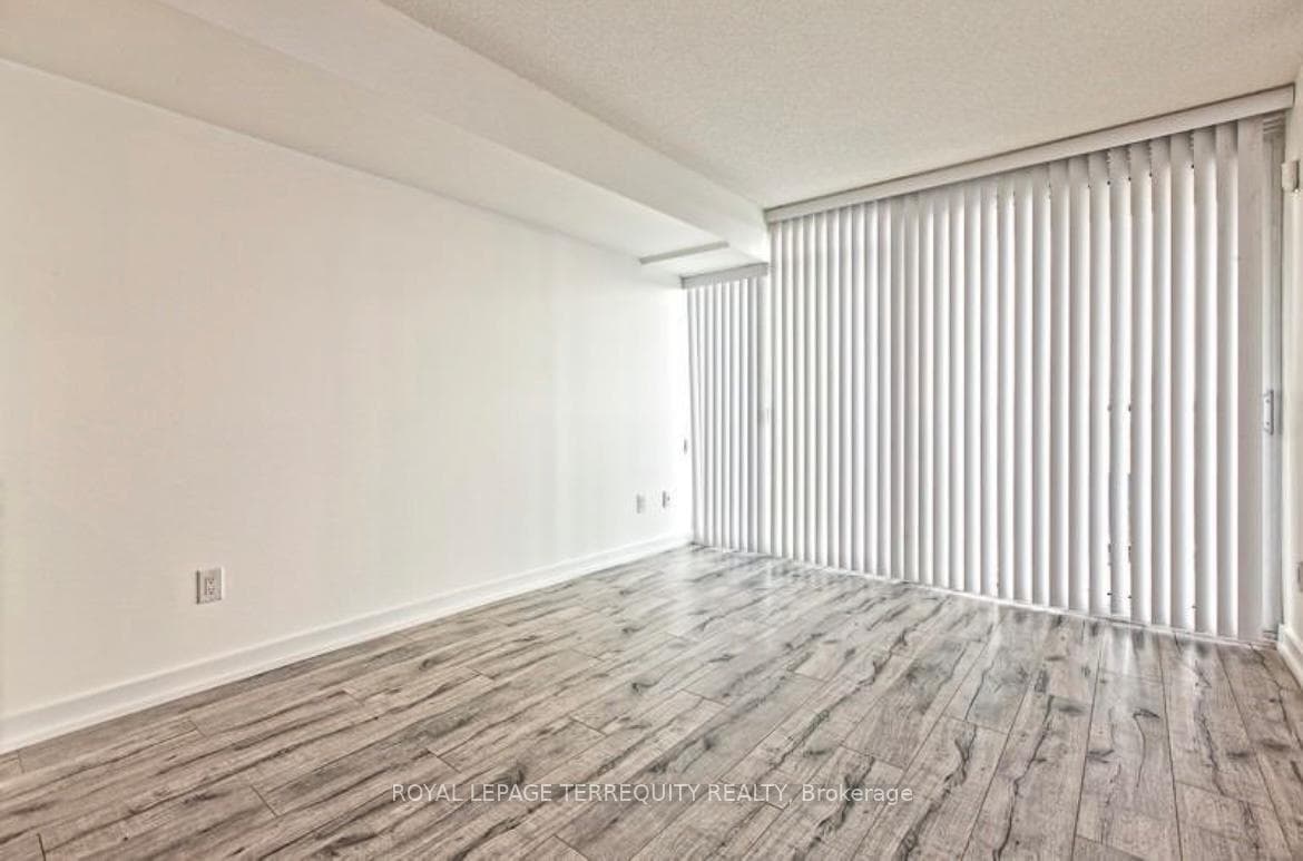 121 Mcmahon Drive Unit 307 photo 7