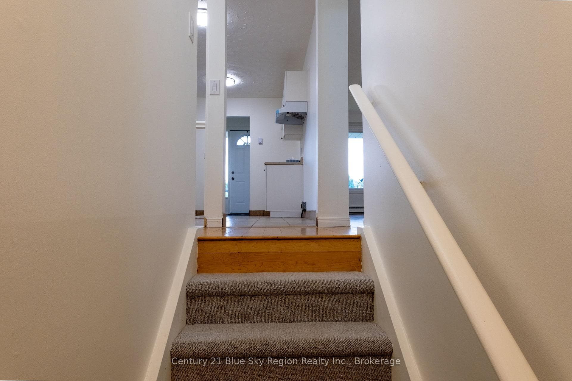 102 Lee Avenue photo 17