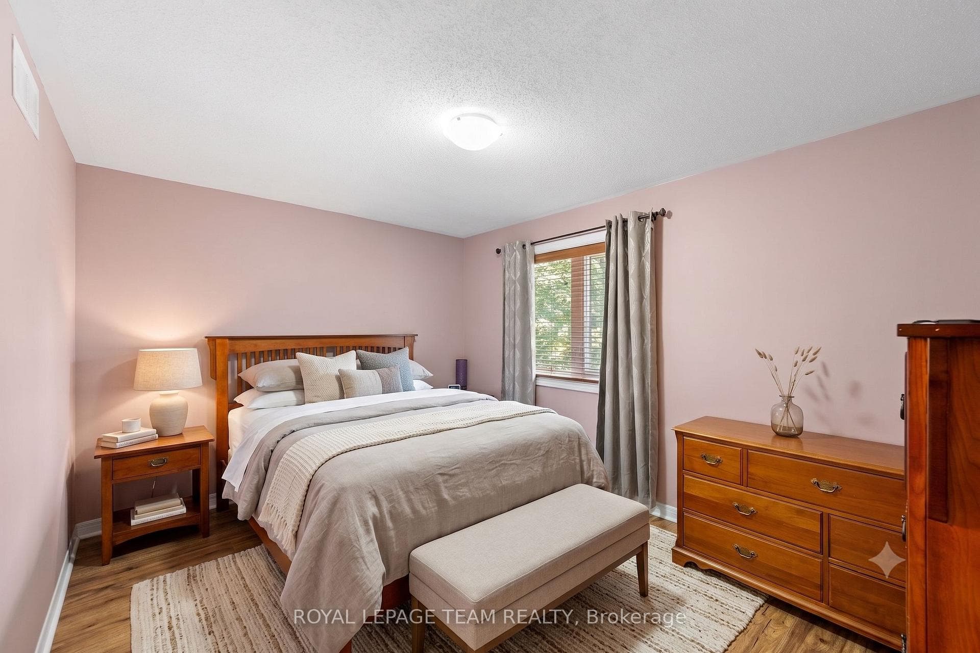 Some photos virtually decluttered/staged.