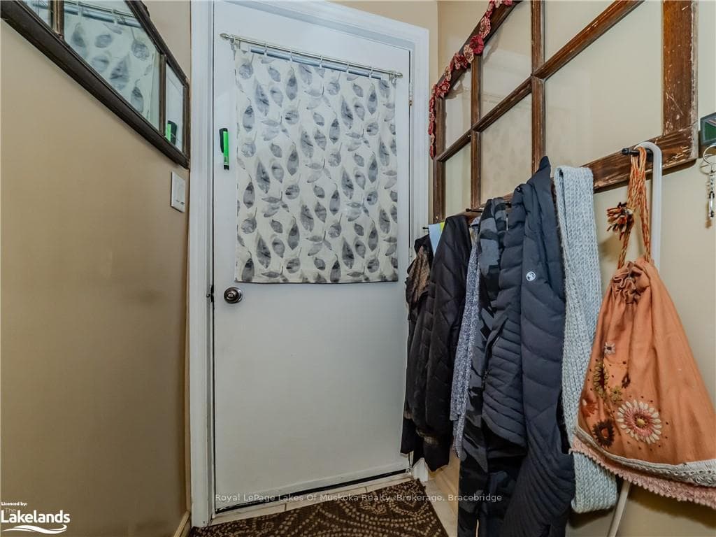 70 TAYLOR Road photo 23