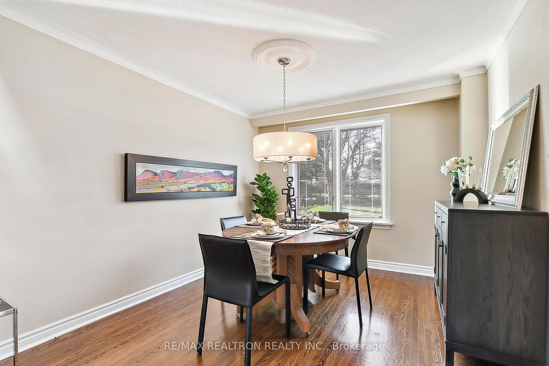 28 Dolly Varden Boulevard photo 7