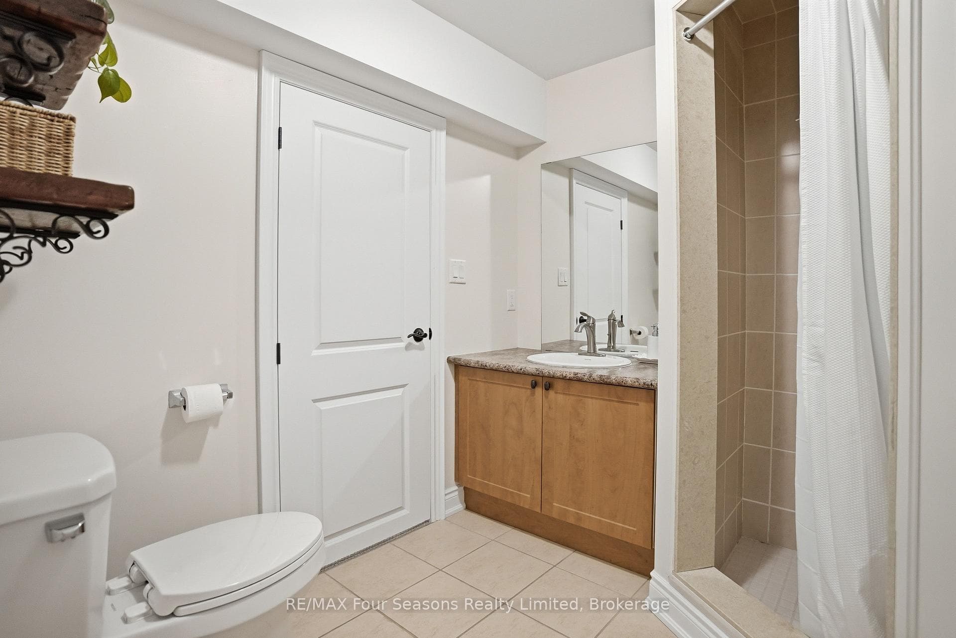 Bathroom - Lower