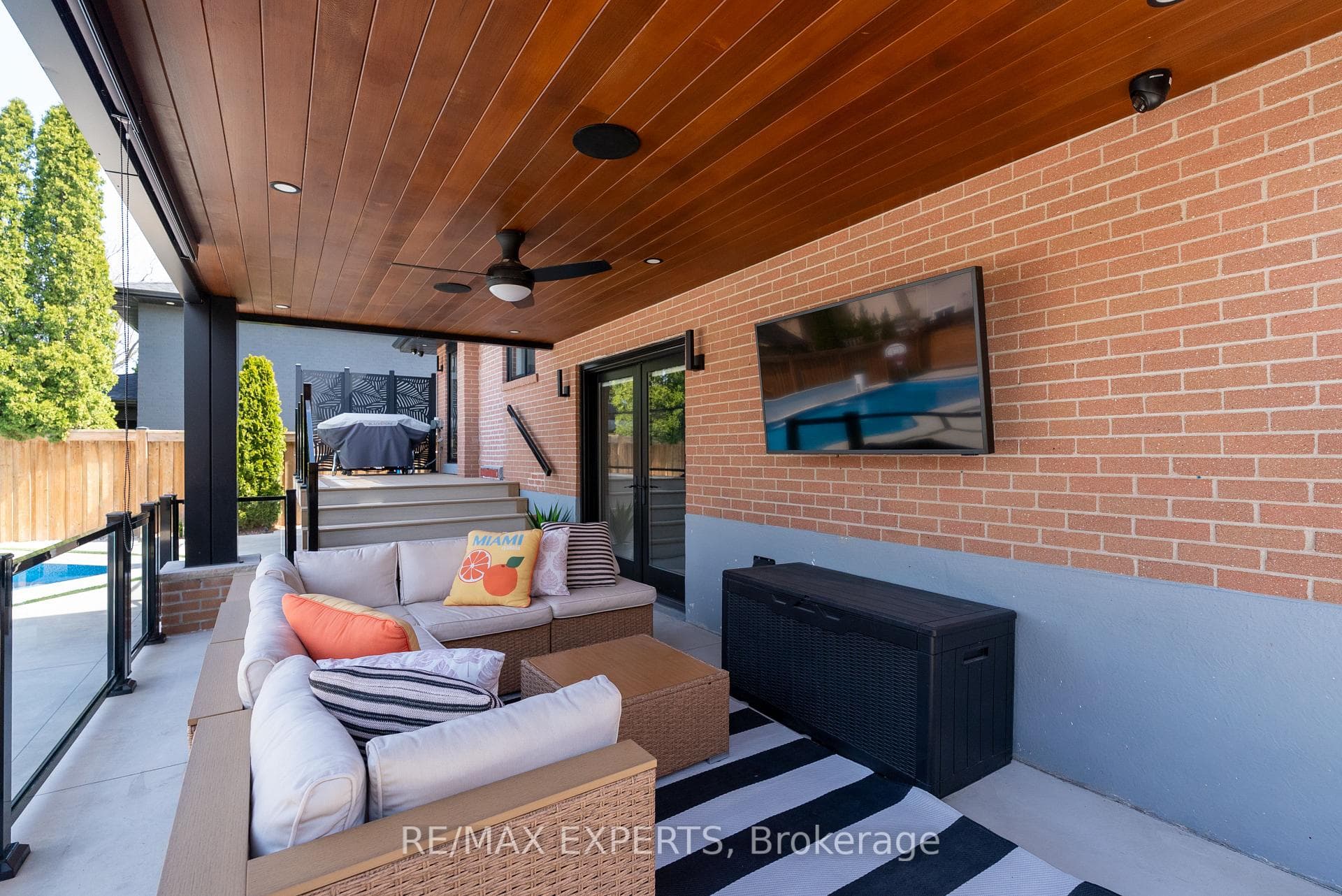 2453 Bonner Road photo 32