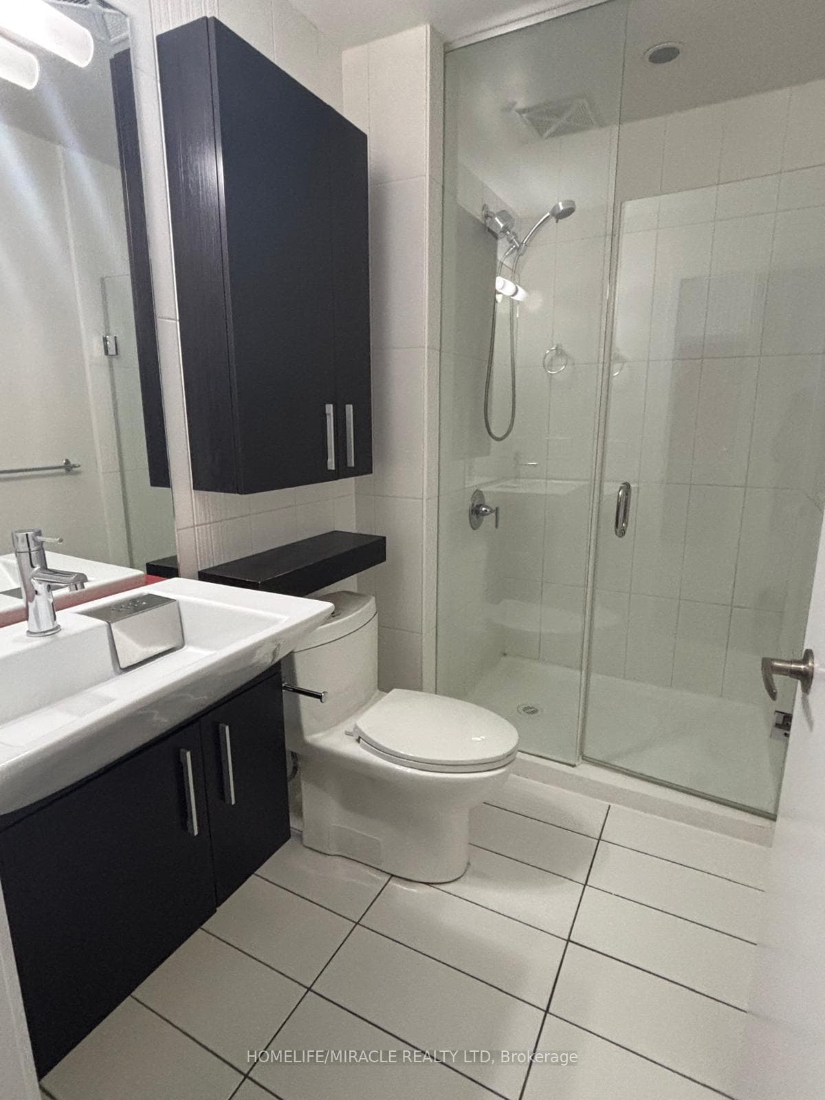 2nd Washroom