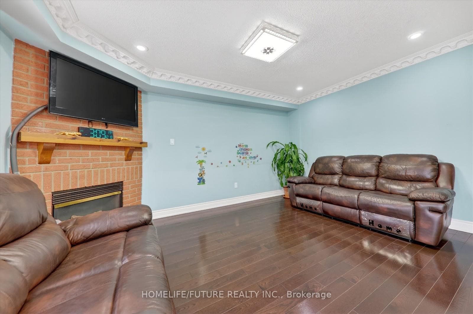 118 Doubtfire Crescent photo 13