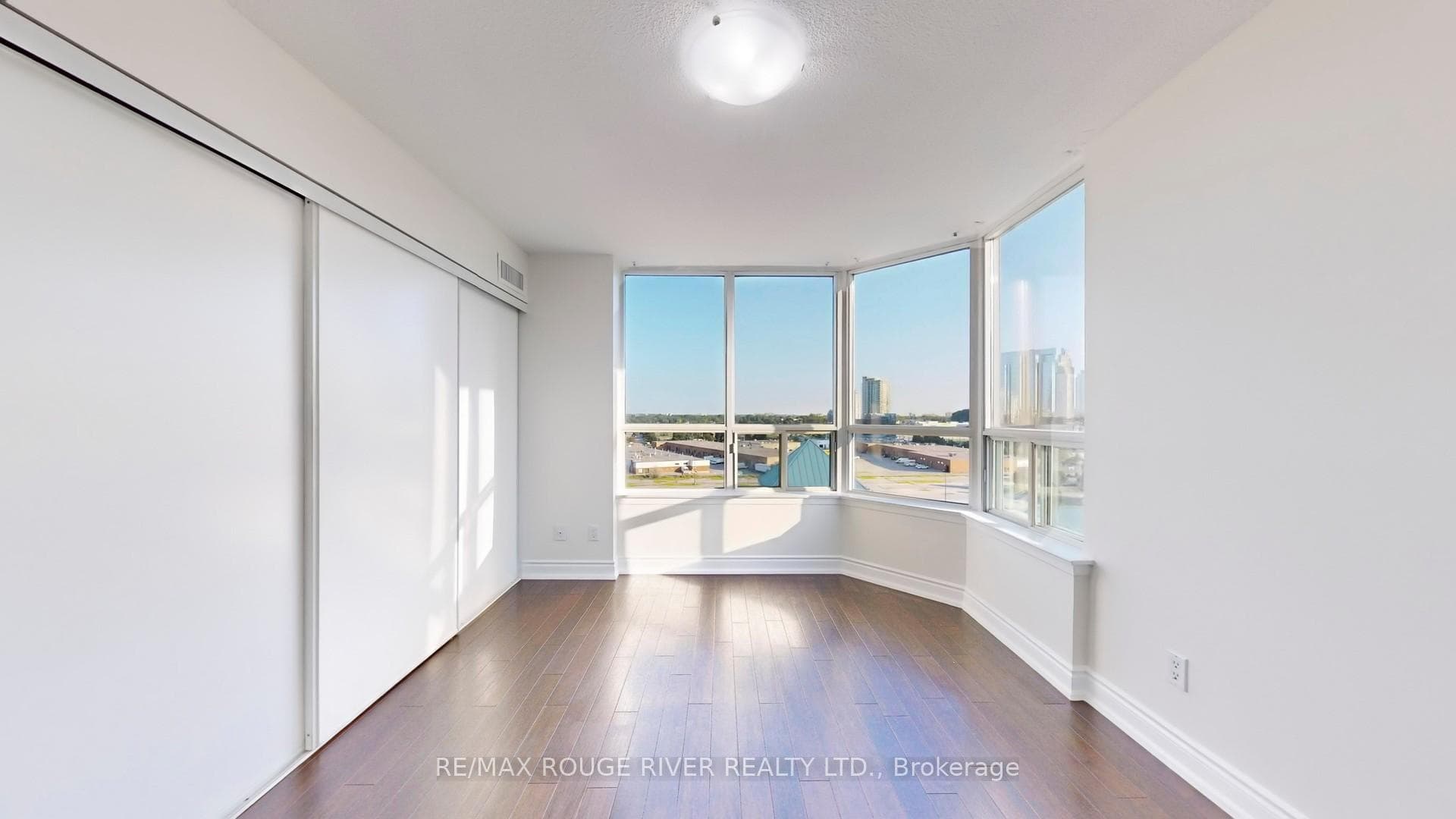 88 Corporate Drive Unit 805A photo 14