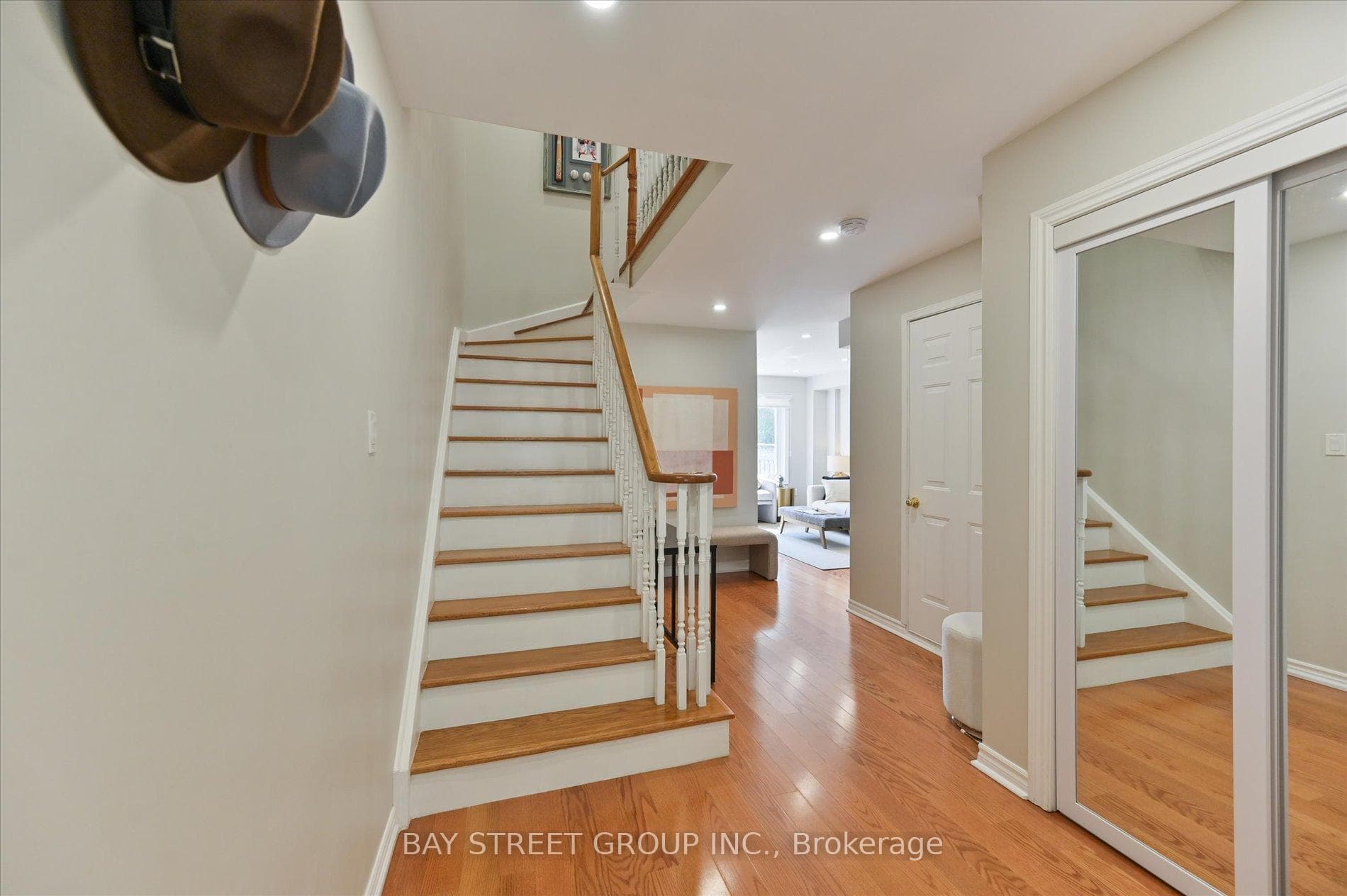 71 Silverdart Crescent photo 6