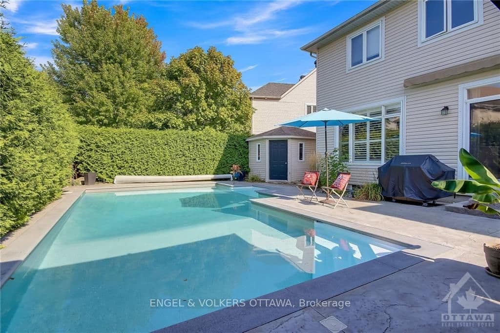20 FLINTRIDGE Crescent photo 29