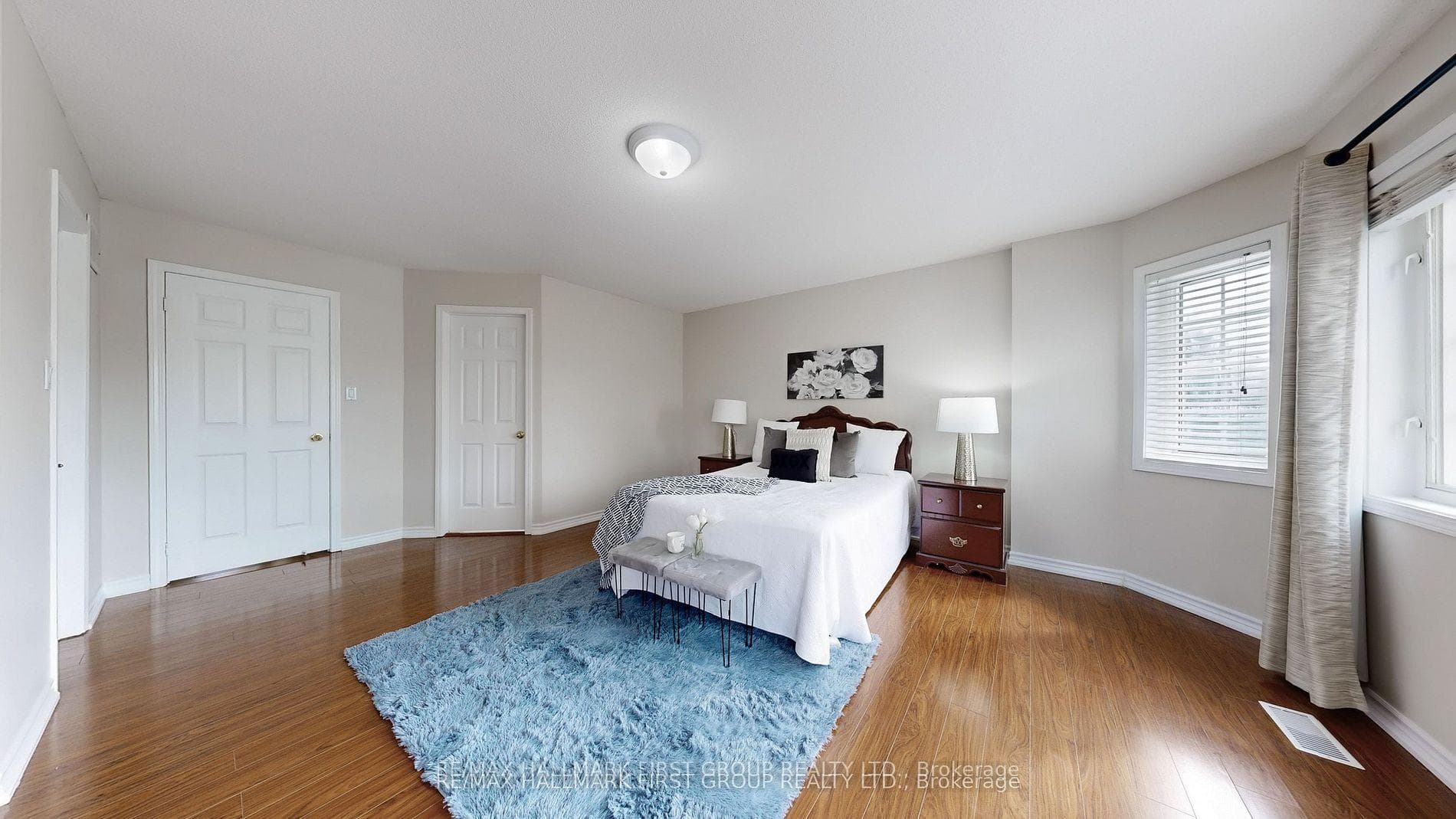 1552 Avonmore Square photo 25