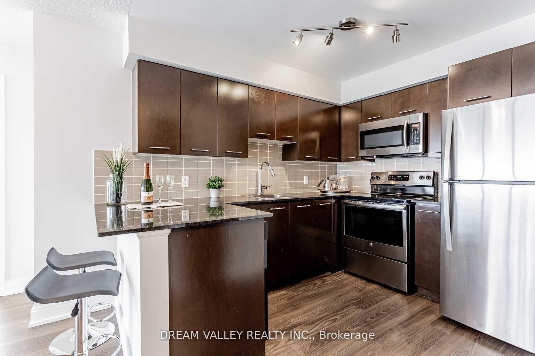 125 Village Green Square Unit 1304 photo 5