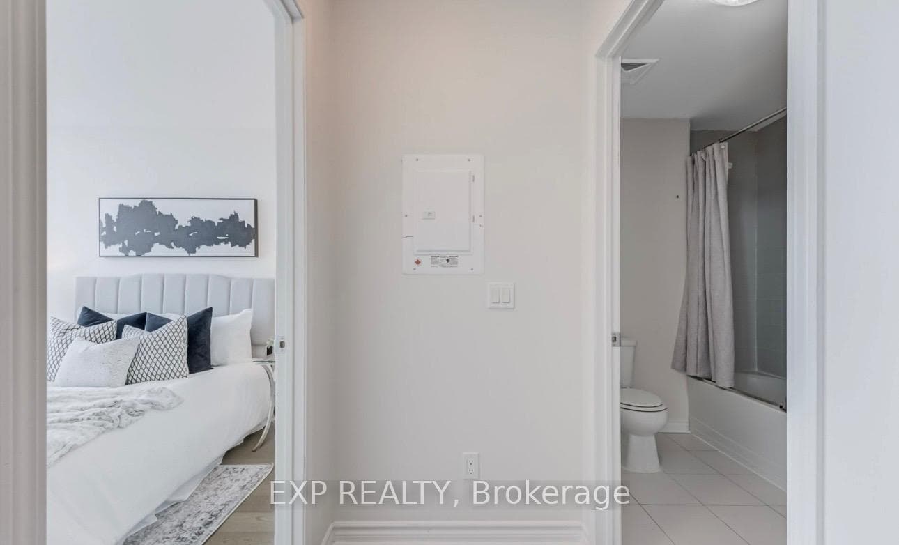 2522 Keele Street Unit 704 photo 17