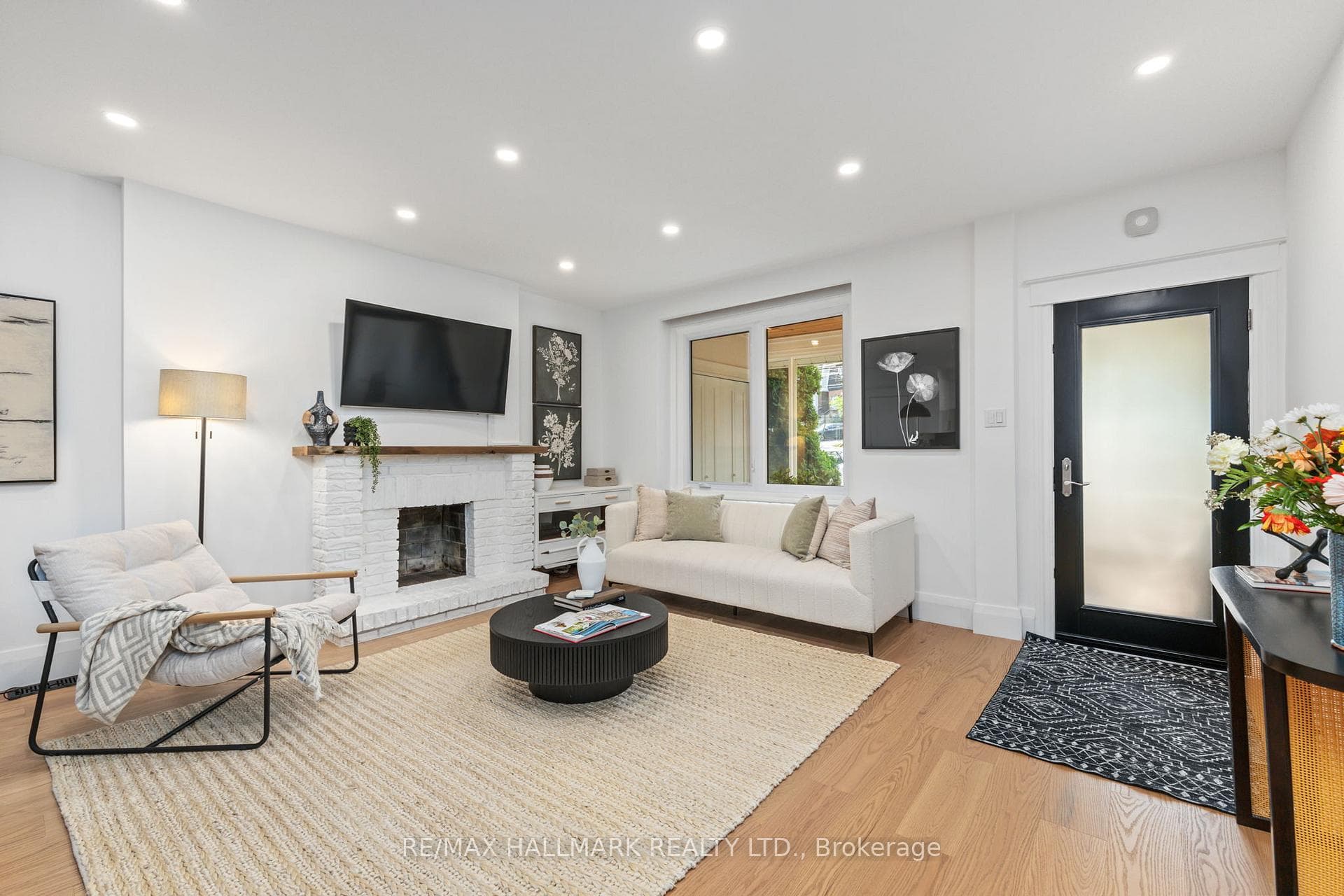 424 Kingston Road photo 4