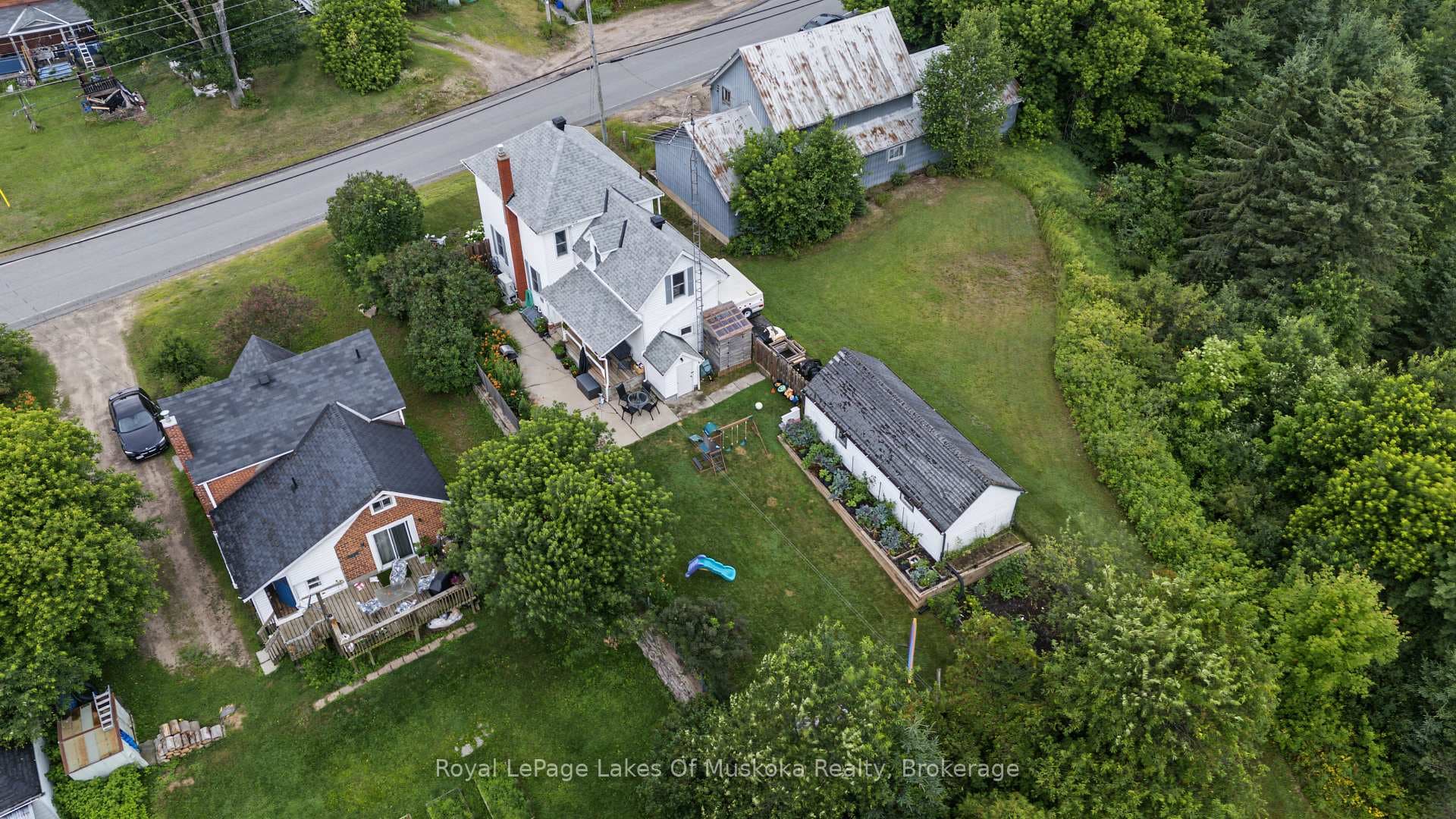 152 Main Street photo 43