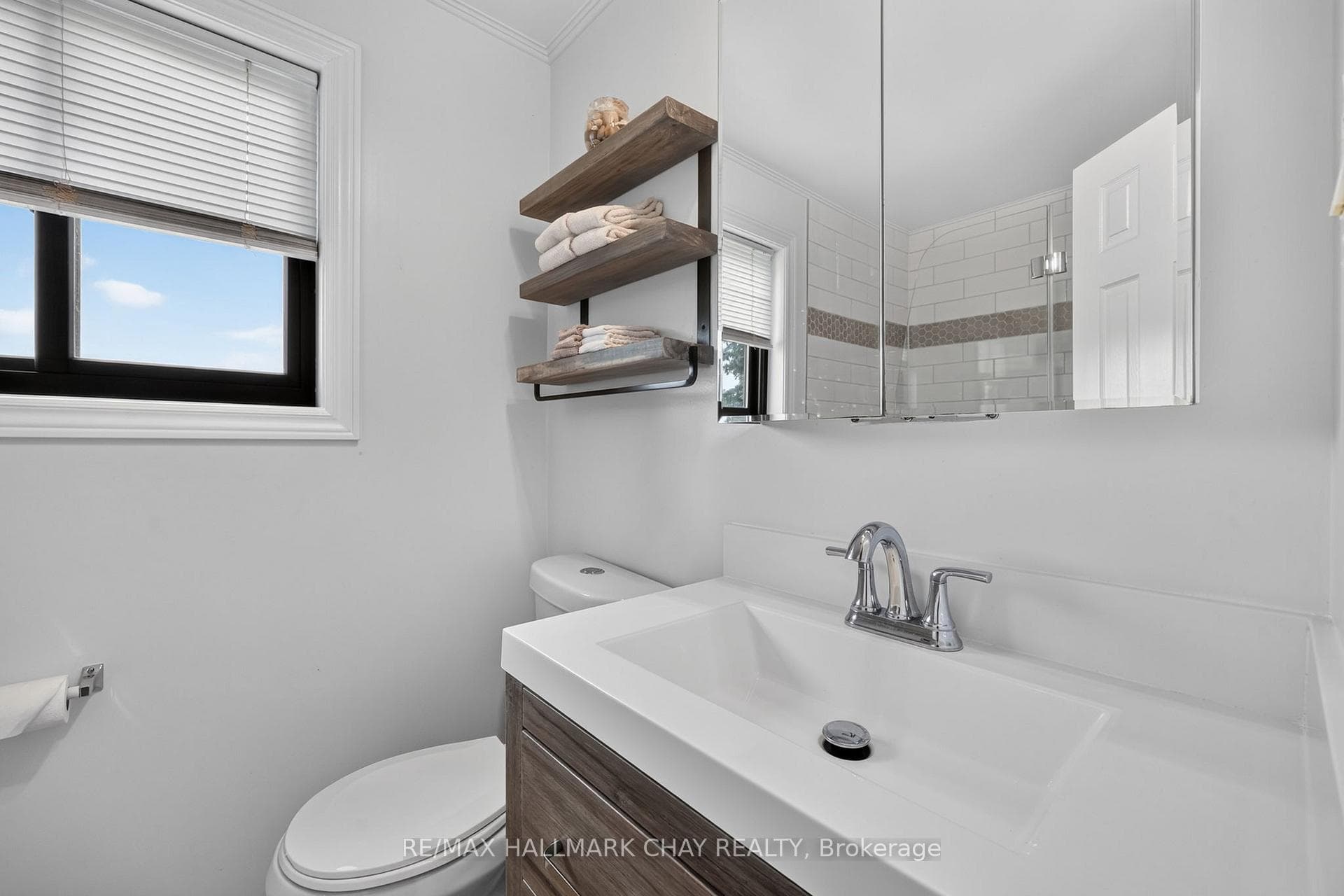 243 Letitia Street photo 38