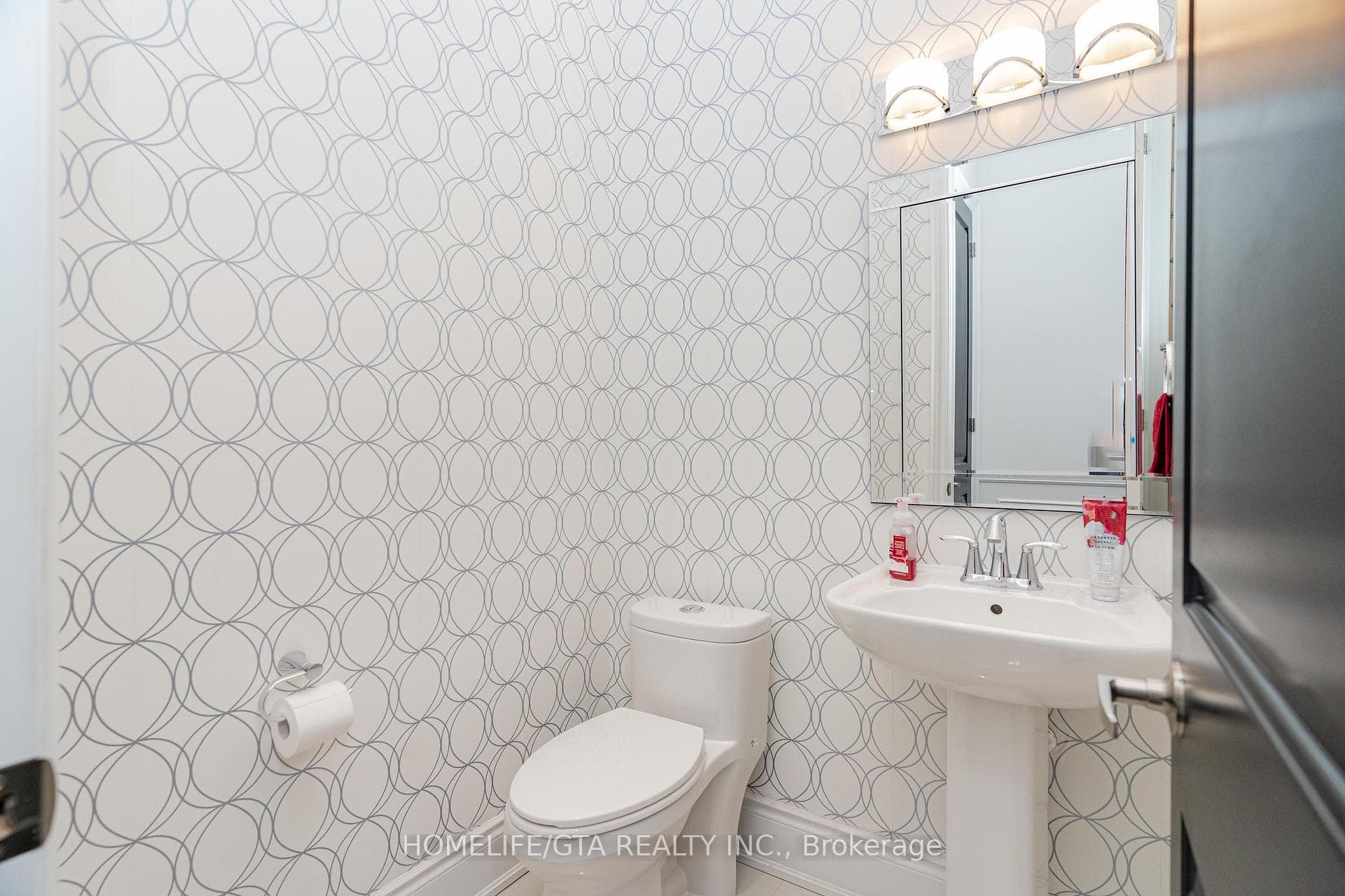 36 Balderson Drive photo 22