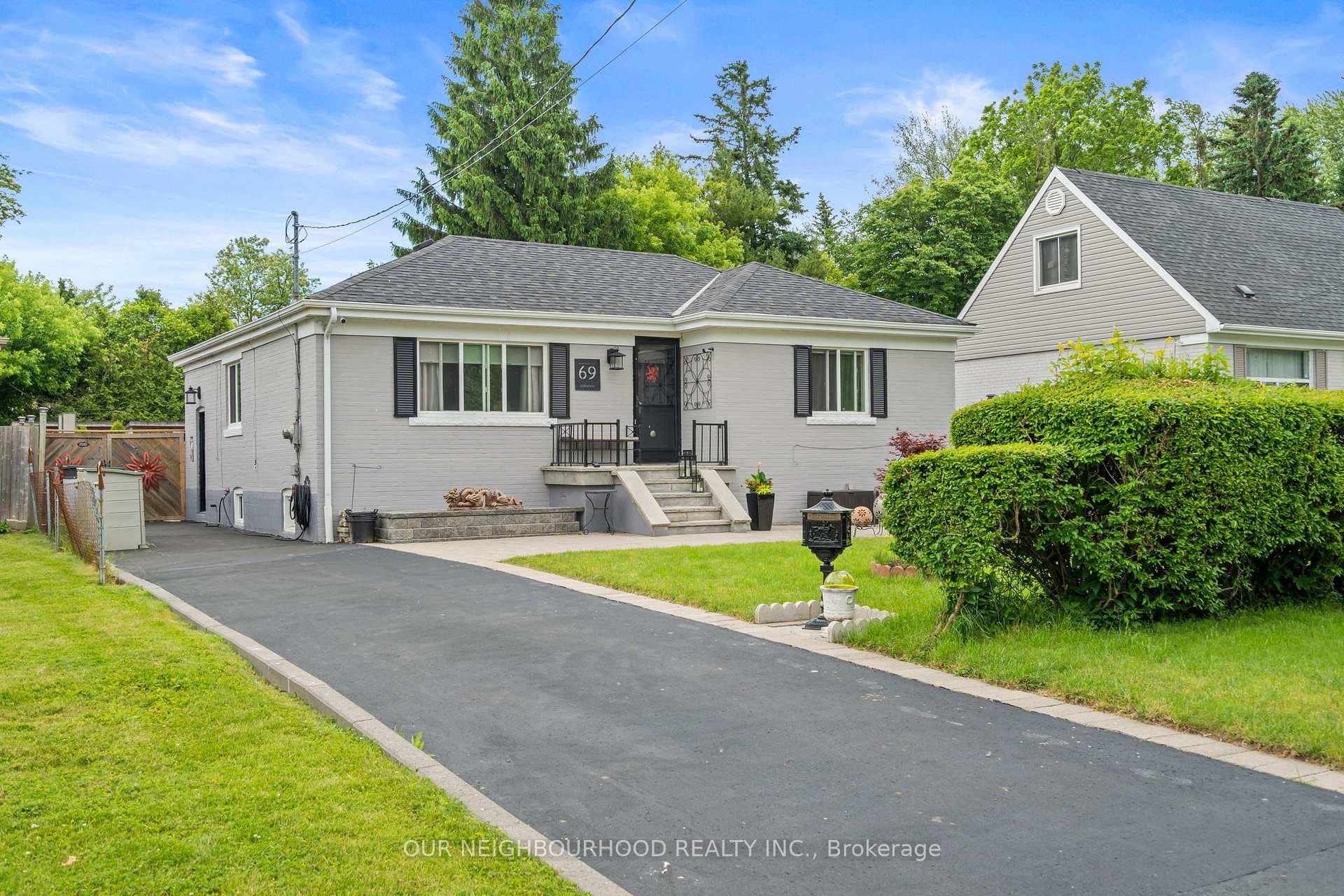 69 Adanac Drive photo 2