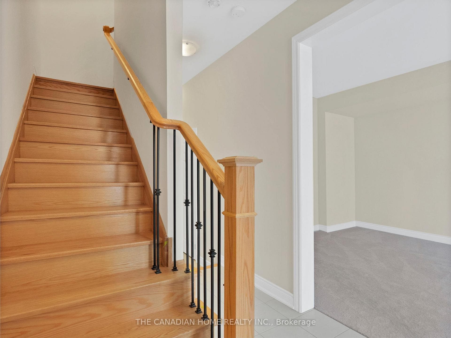 12 Marvin Avenue photo 4