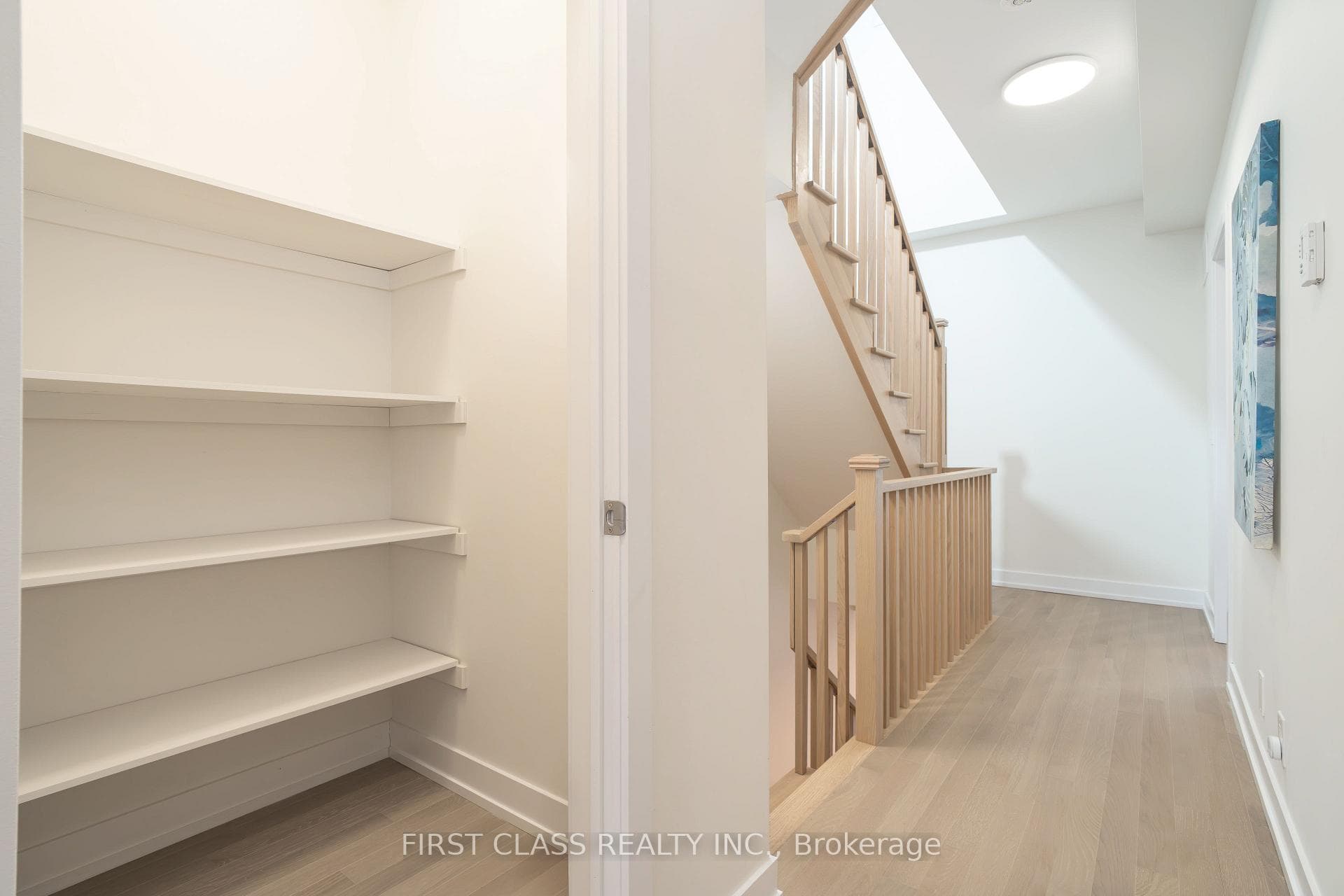 15 Guardhouse Crescent photo 33
