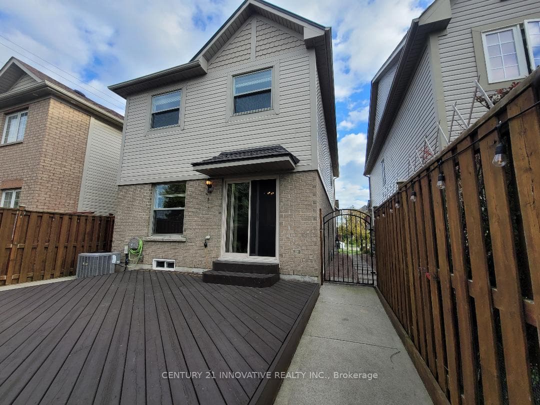 76 Bettina Place photo 9