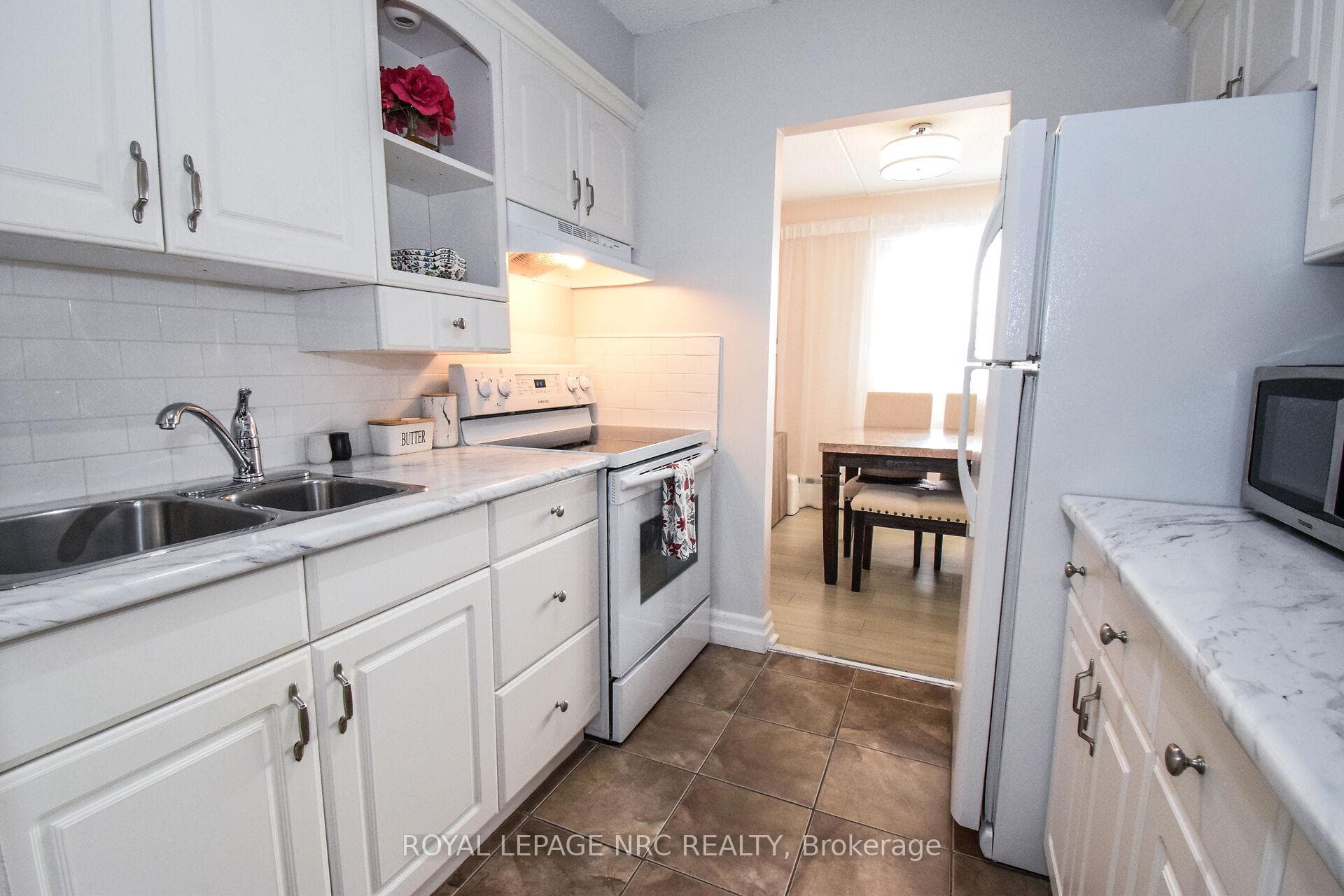 Backsplash and countertop 2024
