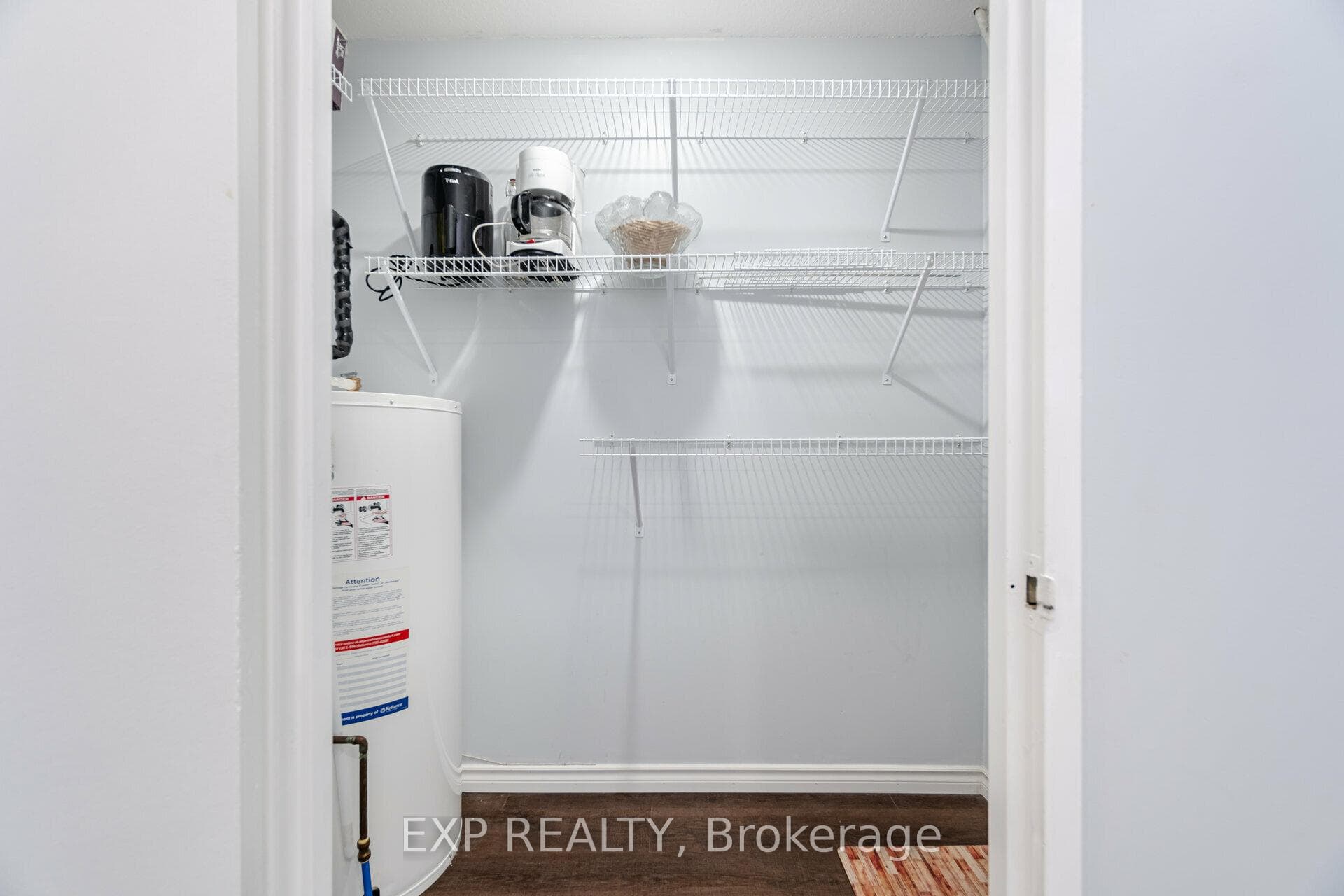 Large walk-in kitchen pantry