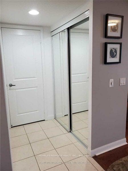 235 Sherway Gardens Road Unit 1809 photo 2
