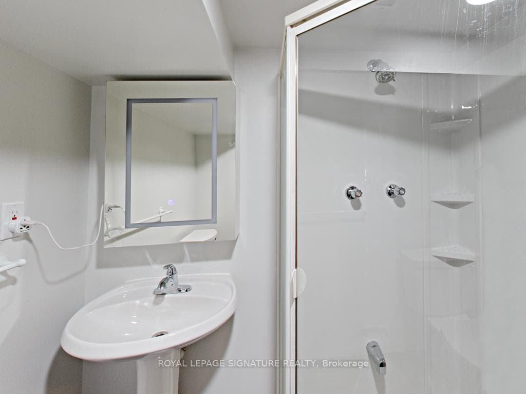 78 De Grassi Street Unit lower photo 10