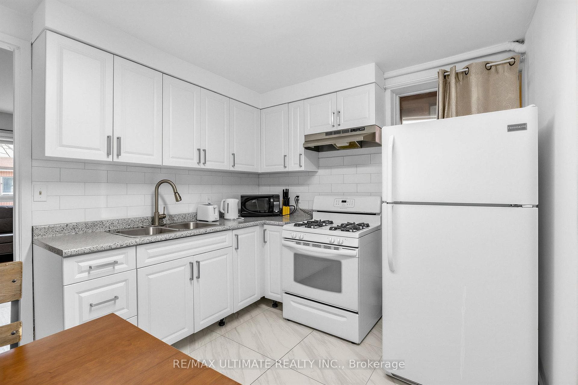 57 Shanly Street Unit Main Floor photo 4