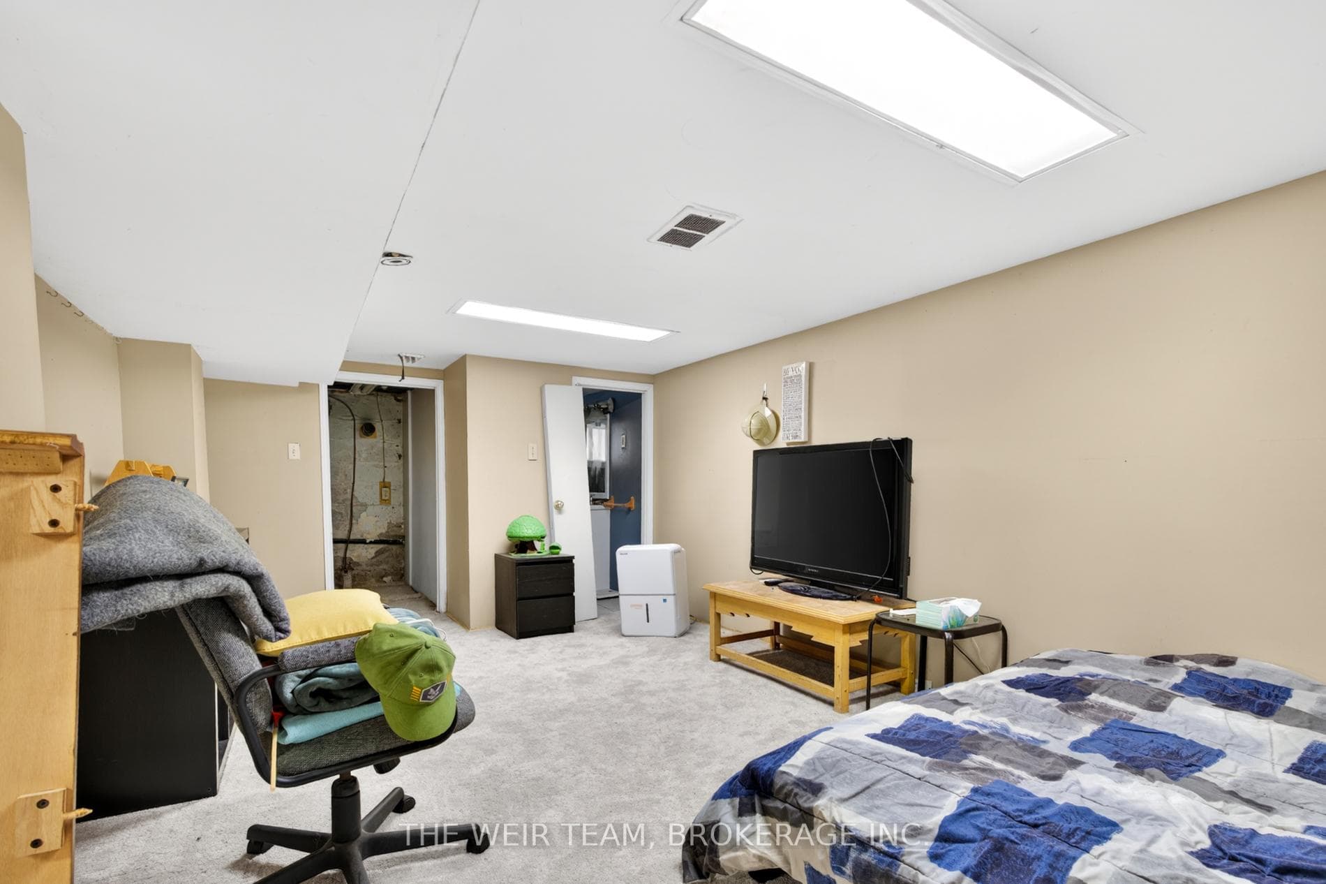 226 Ottawa Street photo 31
