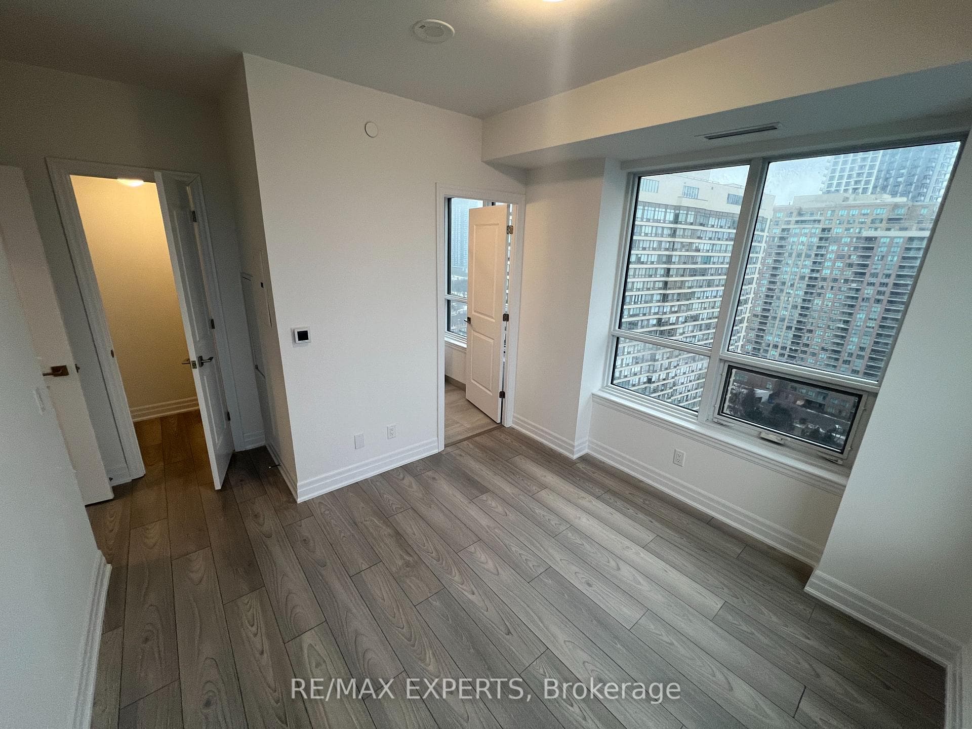 30 Elm Drive Unit 1702 photo 15