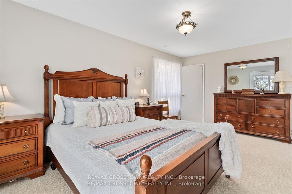 5884 7th Line photo 30