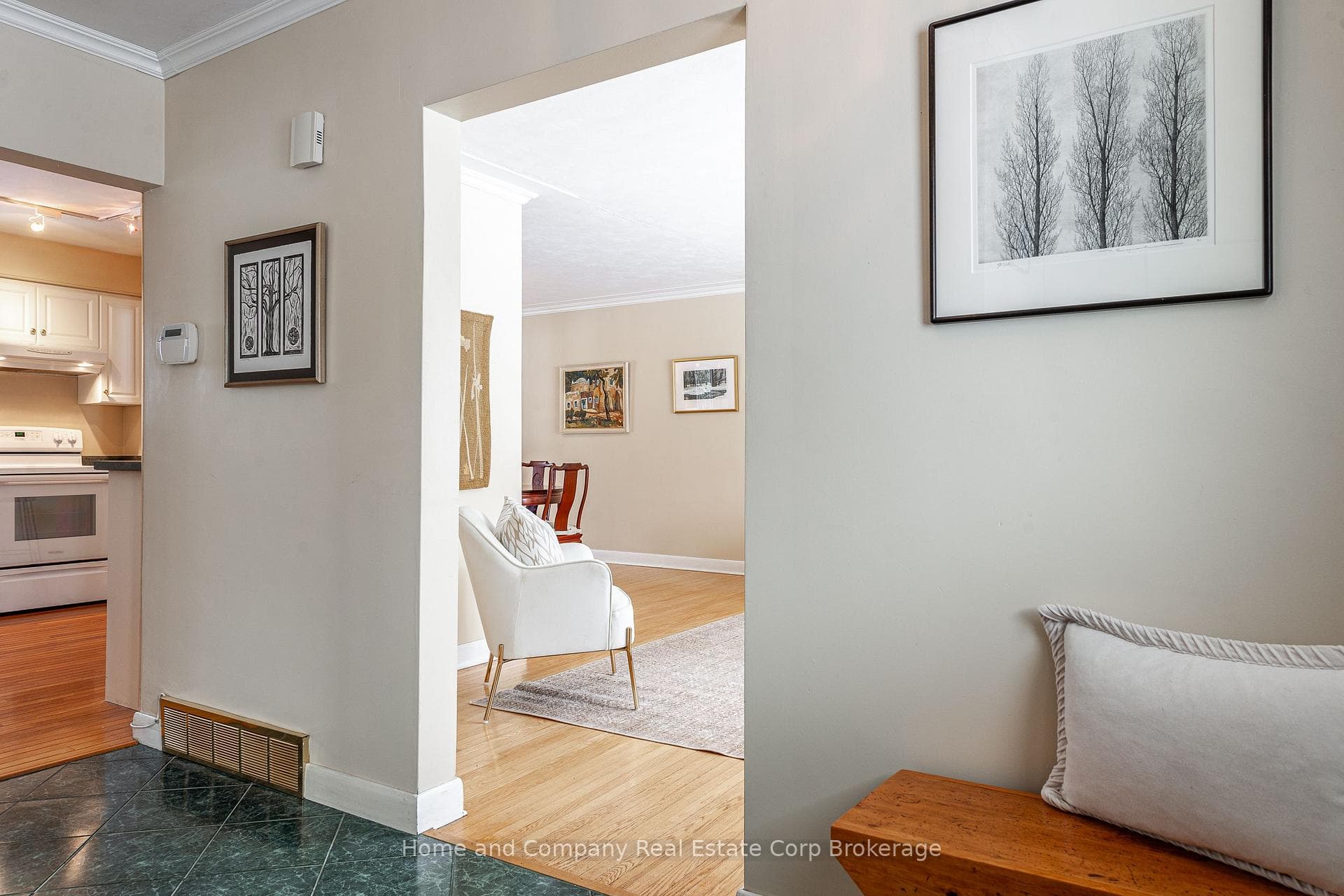100 Glendon Road photo 4